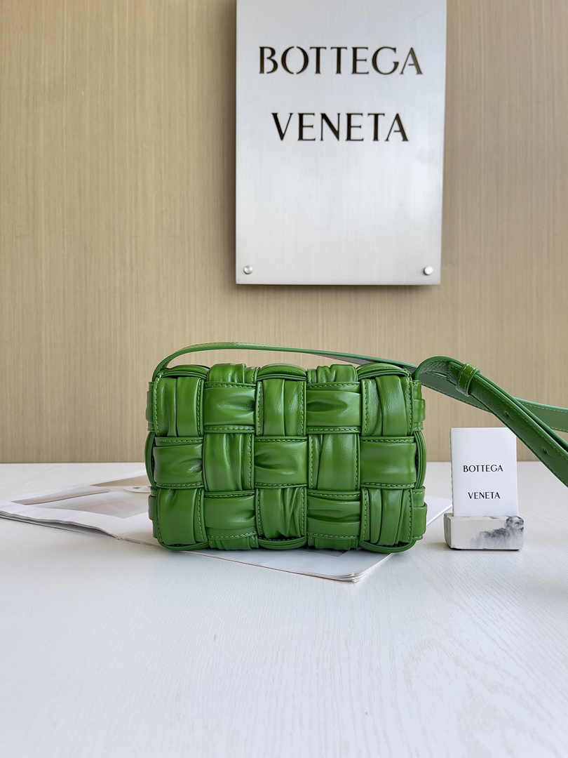 Bottega Veneta Small Cassette Bag 736253 Calfskin Green