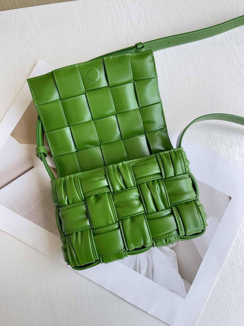 Bottega Veneta Small Cassette Bag 736253 Calfskin Green