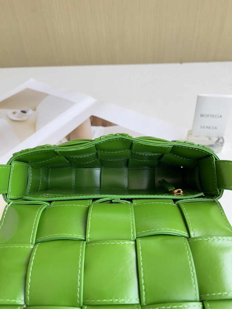 Bottega Veneta Small Cassette Bag 736253 Calfskin Green