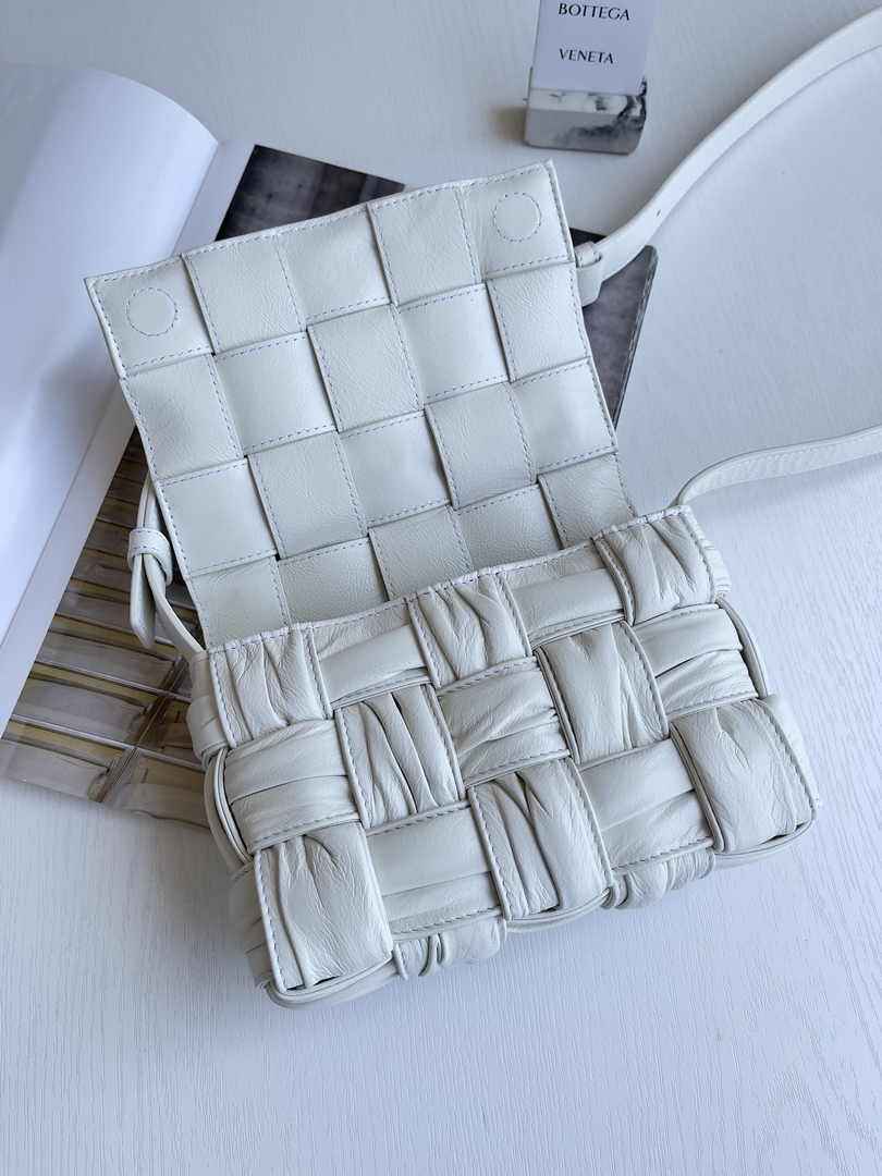 Bottega Veneta Small Cassette Bag 736253 Calfskin White