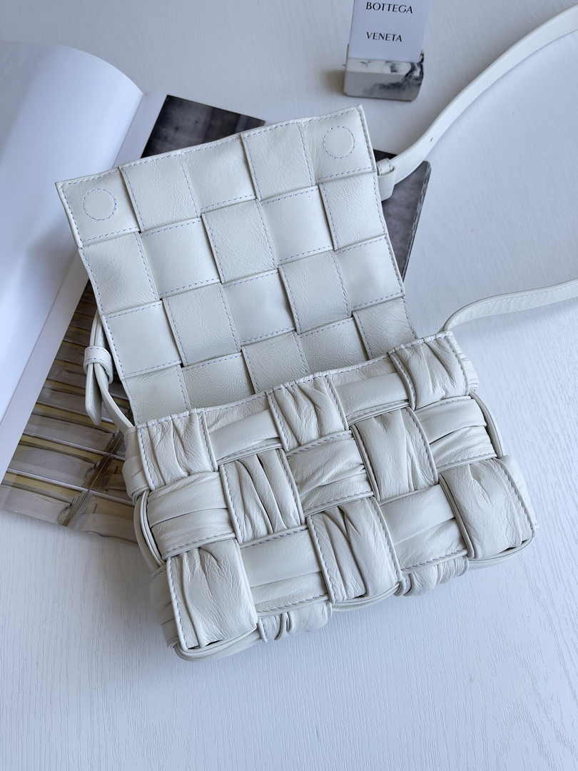 Bottega Veneta Small Cassette Bag 736253 Calfskin White