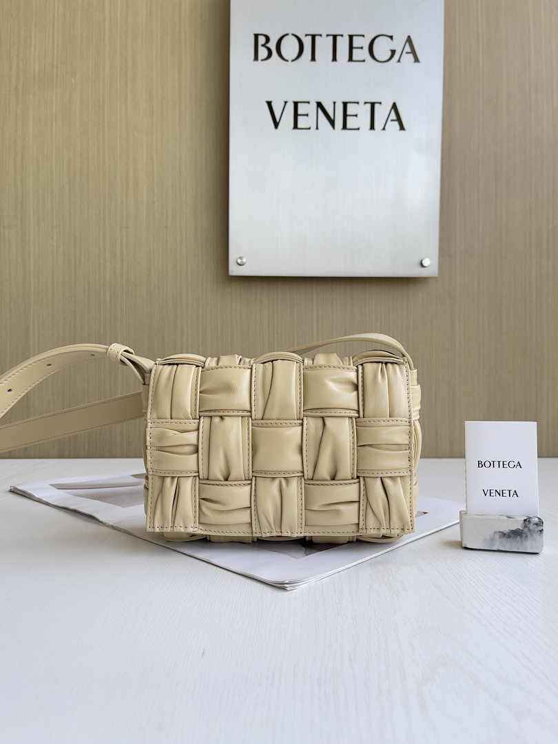 Bottega Veneta Small Cassette Bag 736253 Calfskin Apricot