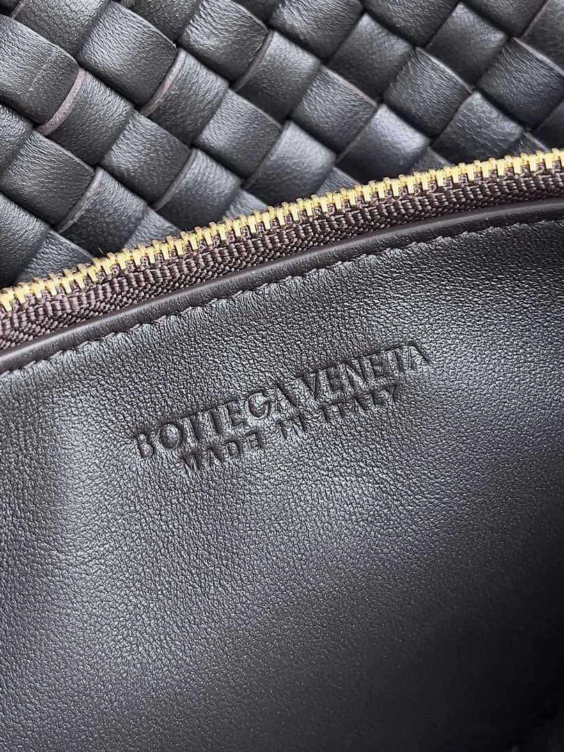 Bottega Veneta Small Cobble Shoulder Bag 709418 Lambskin Brown