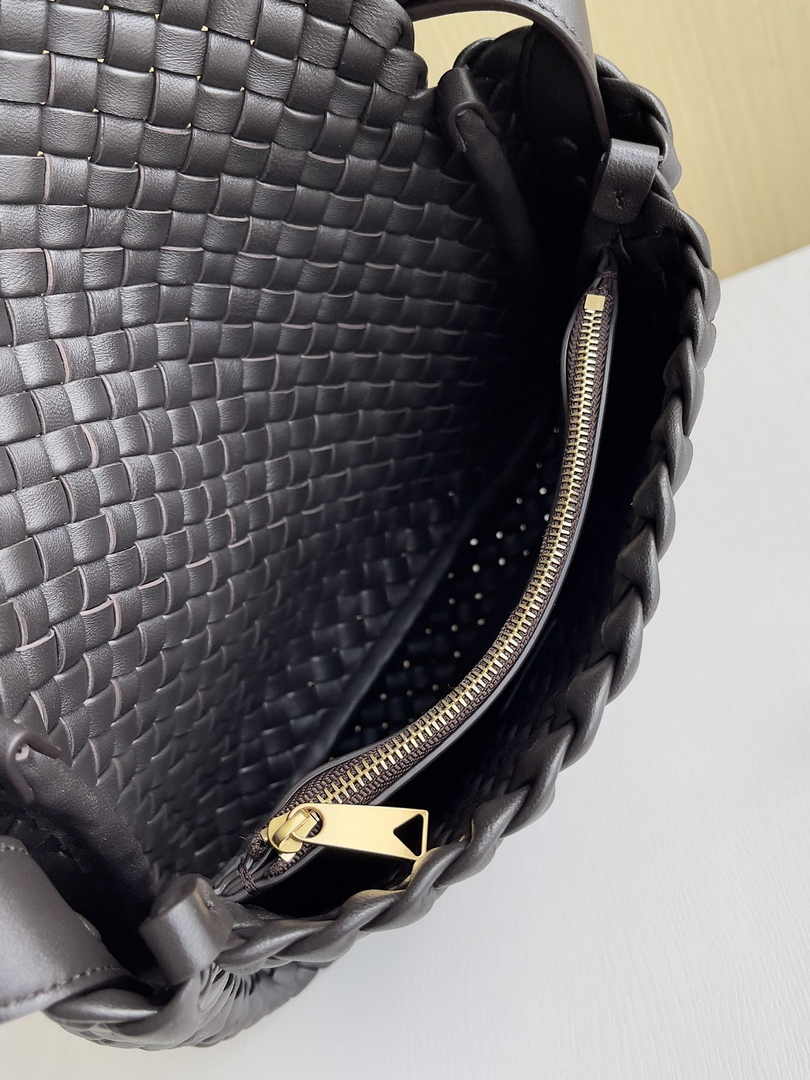 Bottega Veneta Small Cobble Shoulder Bag 709418 Lambskin Brown
