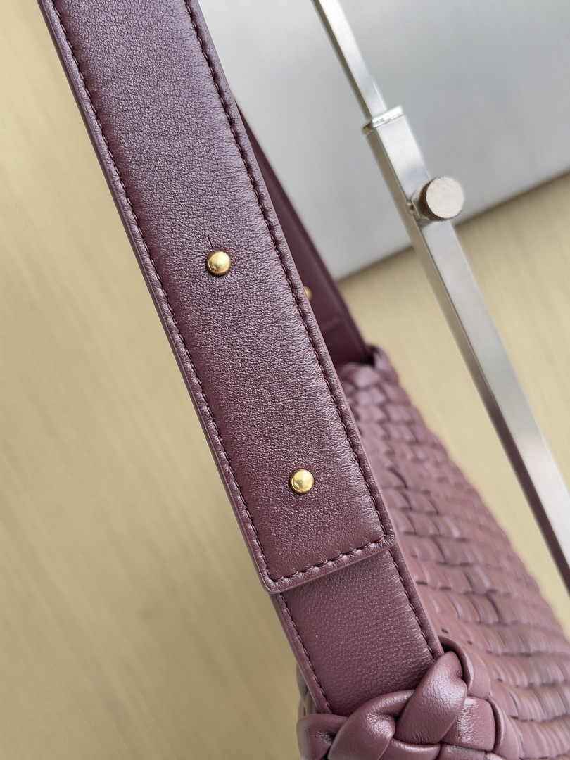 Bottega Veneta Small Cobble Shoulder Bag 709418 Lambskin Wine Red