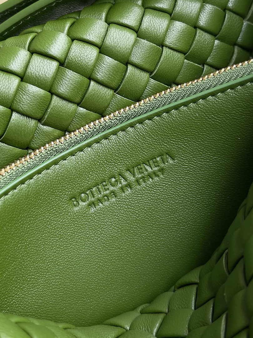 Bottega Veneta Small Cobble Shoulder Bag 709418 Lambskin Green