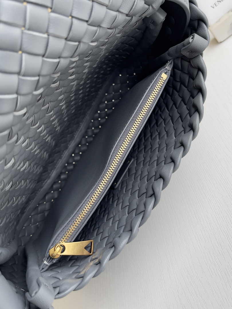 Bottega Veneta Small Cobble Shoulder Bag 709418 Lambskin Gray