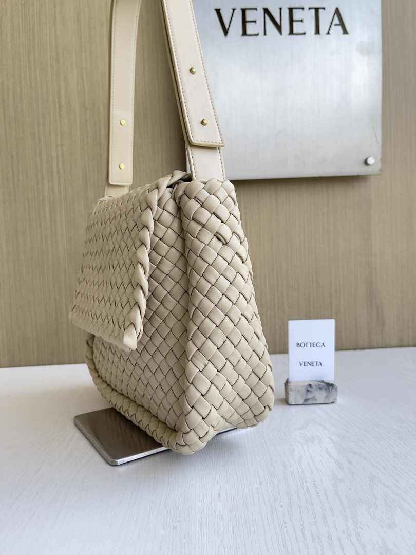 Bottega Veneta Small Cobble Shoulder Bag 709418 Lambskin Apricot