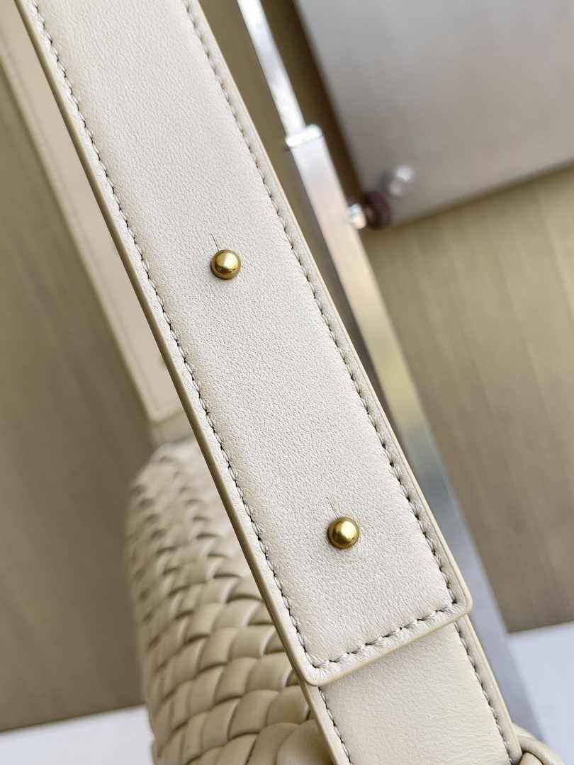 Bottega Veneta Small Cobble Shoulder Bag 709418 Lambskin Apricot