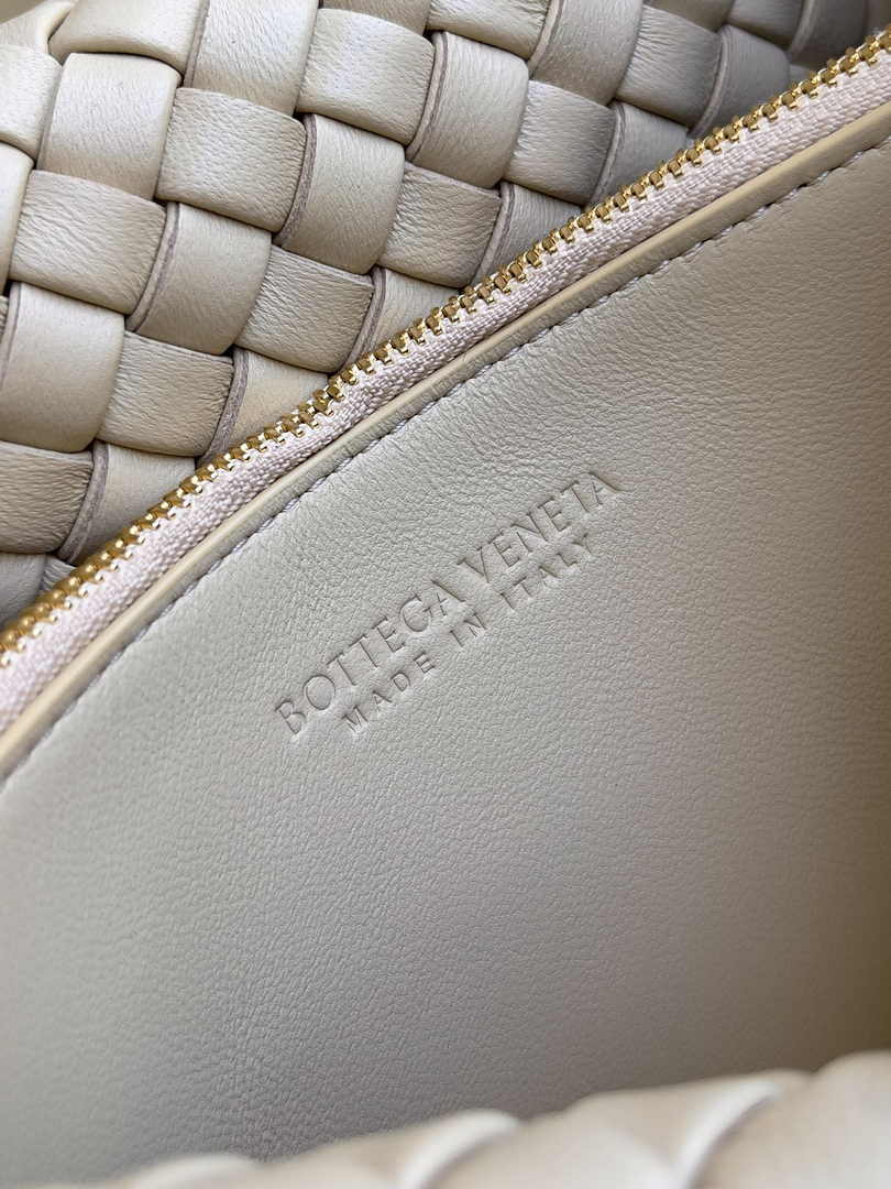 Bottega Veneta Small Cobble Shoulder Bag 709418 Lambskin Apricot