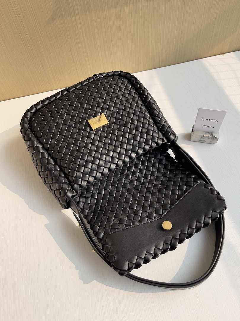 Bottega Veneta Small Cobble Shoulder Bag 709418 Lambskin Black