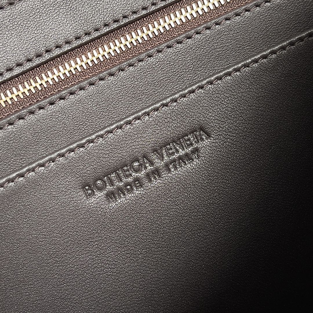 Bottega Veneta Small East West Andiamo 754990 Lambskin Coffee