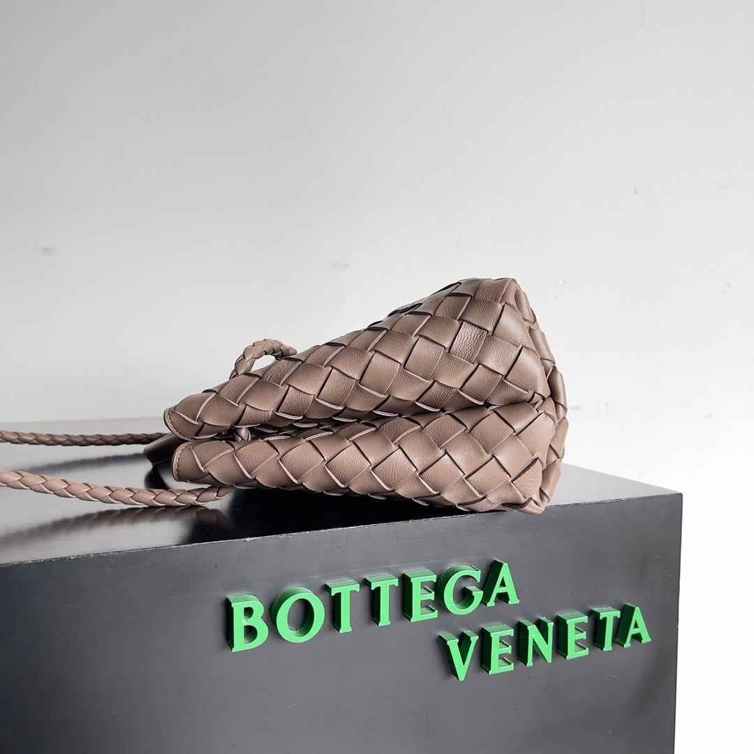 Bottega Veneta Small East West Andiamo 754990 Lambskin Light Pink