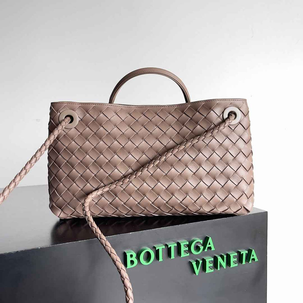 Bottega Veneta Small East West Andiamo 754990 Lambskin Light Pink