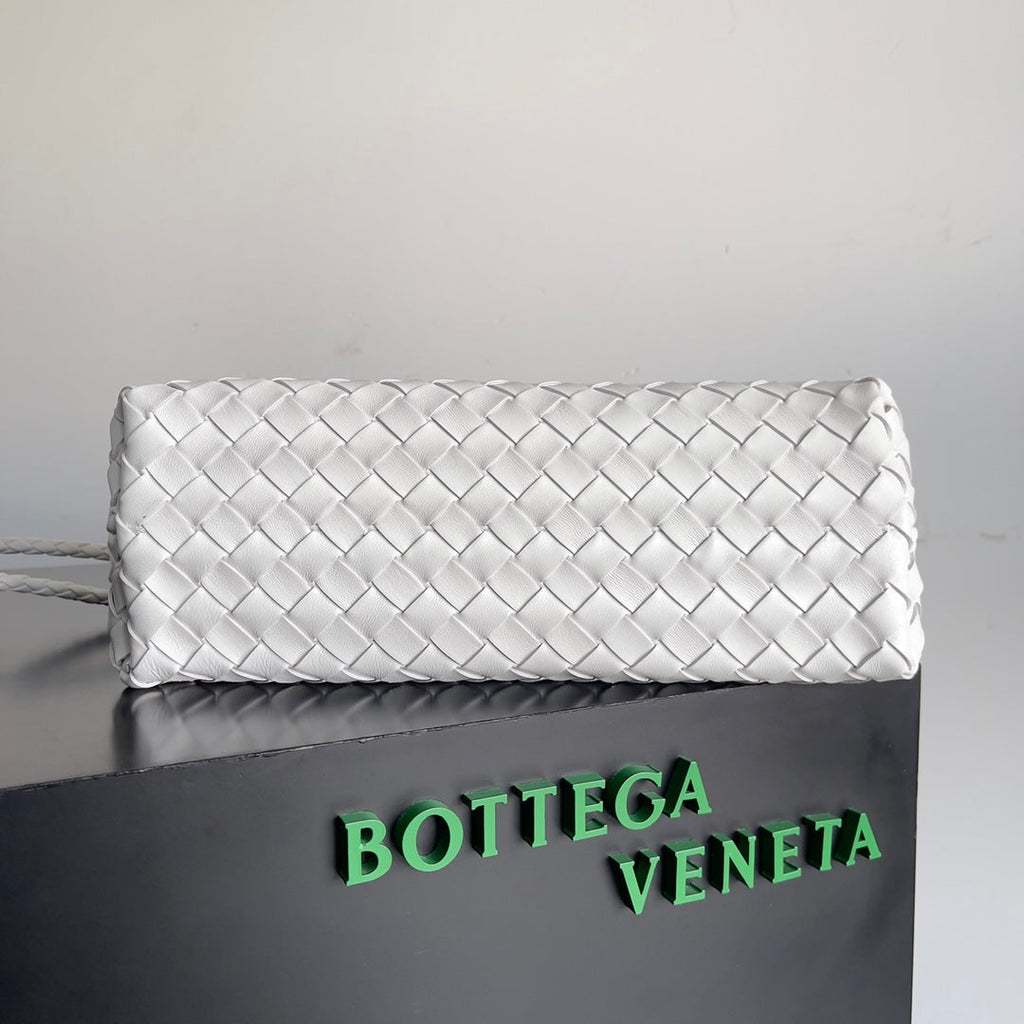 Bottega Veneta Small East West Andiamo 754990 Lambskin White