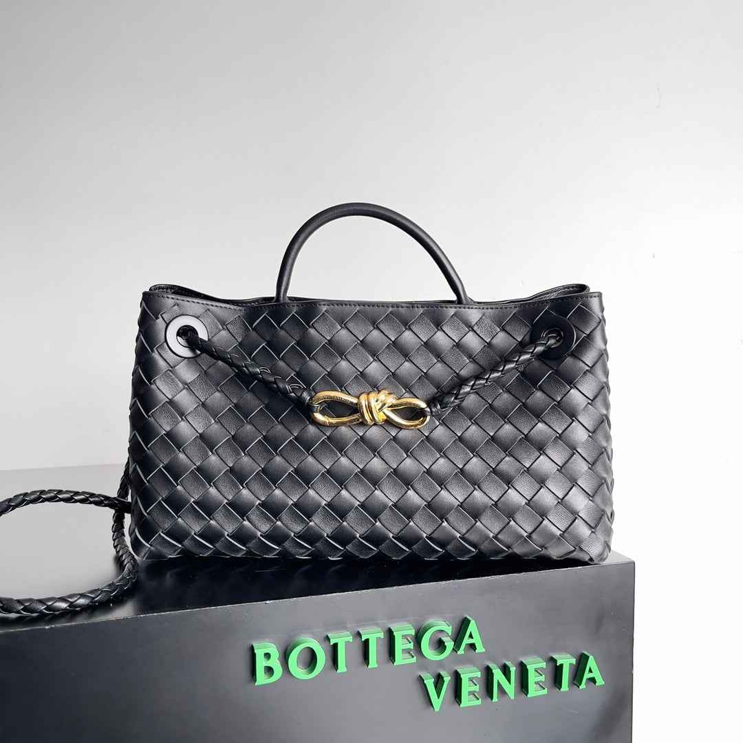 Bottega Veneta Small East West Andiamo 754990 Lambskin Black