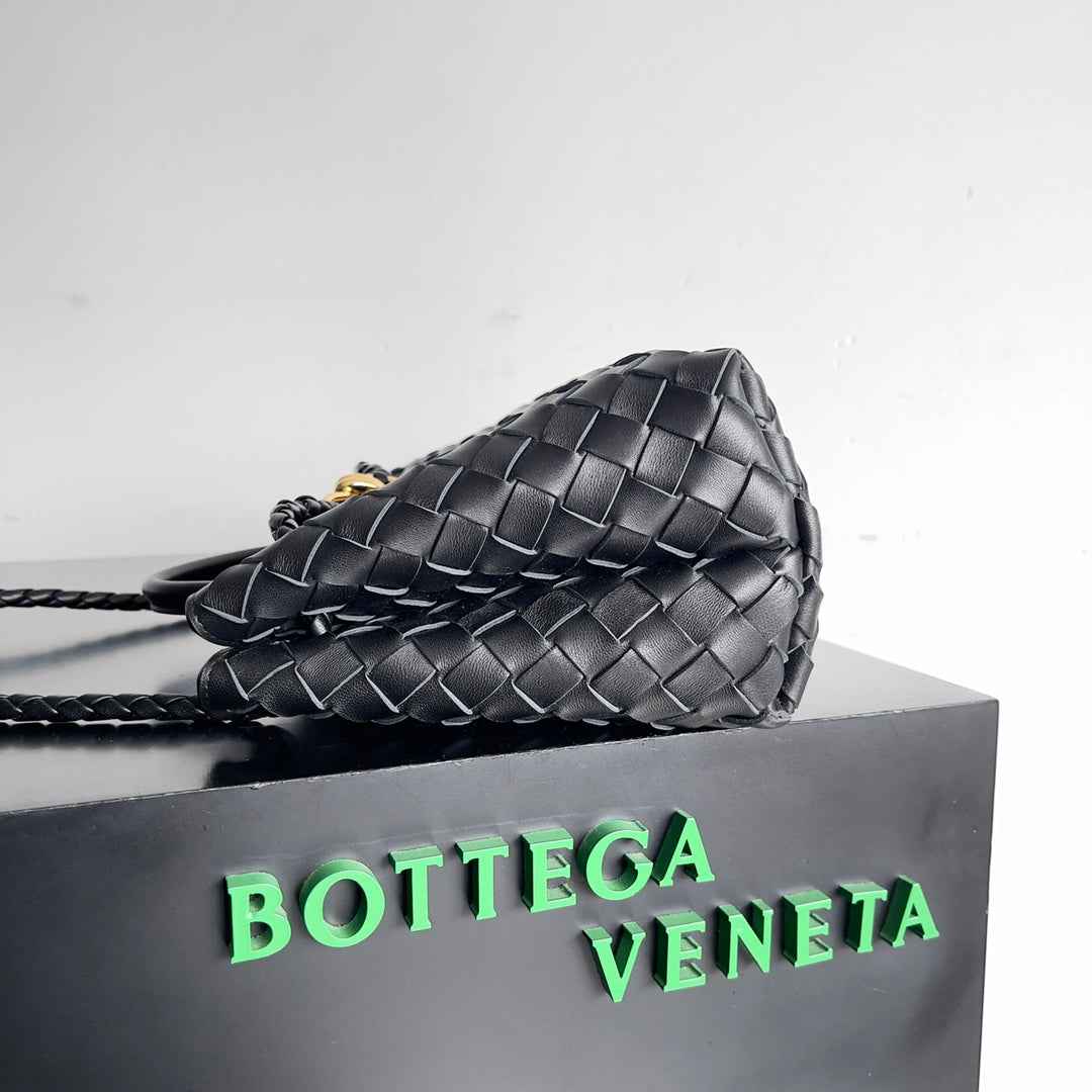 Bottega Veneta Small East West Andiamo 754990 Lambskin Black