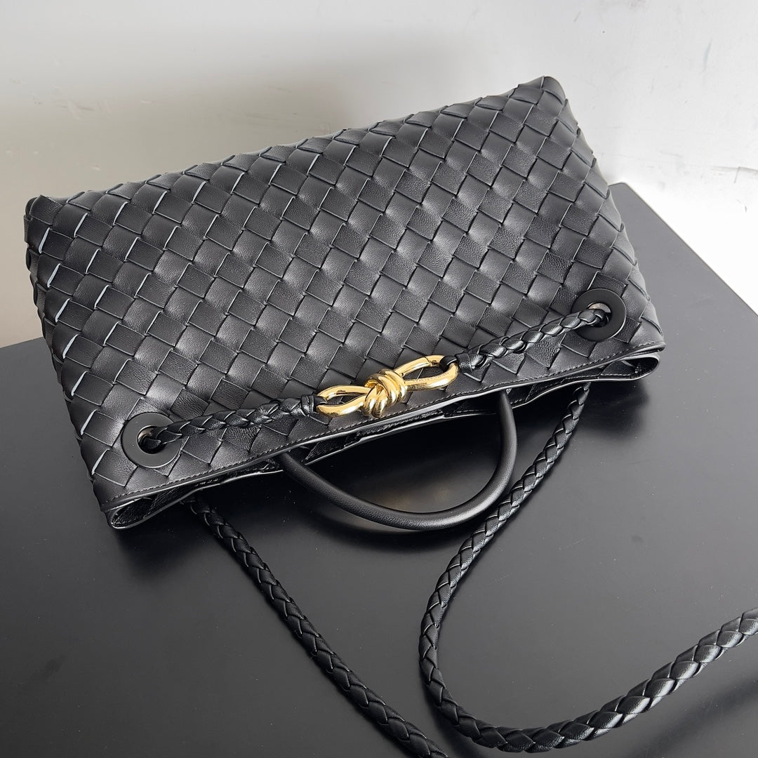 Bottega Veneta Small East West Andiamo 754990 Lambskin Black