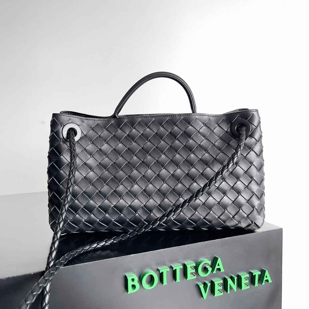 Bottega Veneta Small East West Andiamo 754990 Lambskin Black