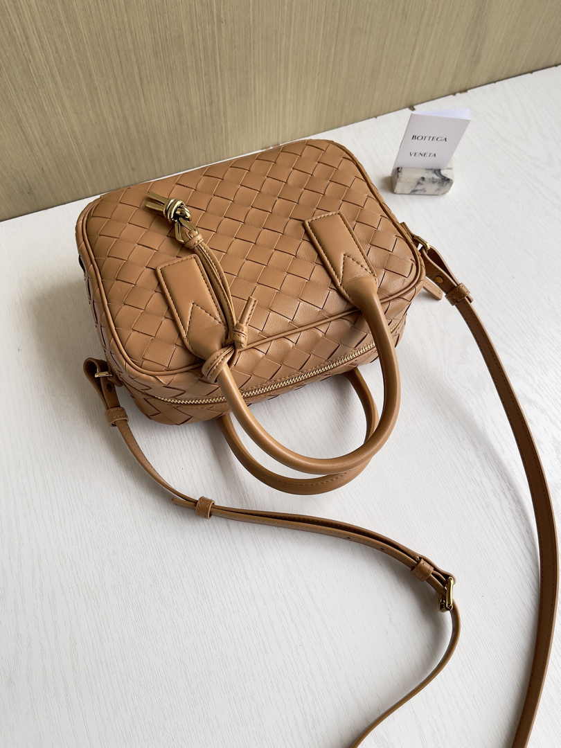 Bottega Veneta Small Getaway 776736 Lambskin Brown