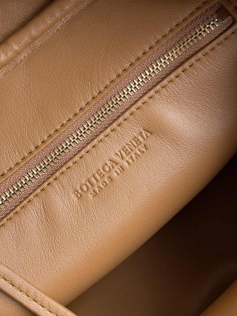 Bottega Veneta Small Getaway 776736 Lambskin Brown