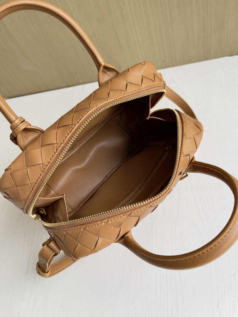 Bottega Veneta Small Getaway 776736 Lambskin Brown