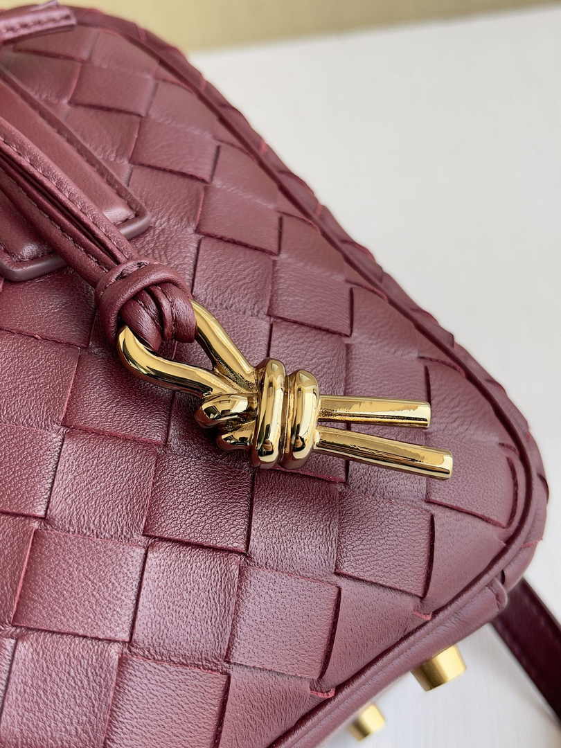 Bottega Veneta Small Getaway 776736 Calfskin Cherry