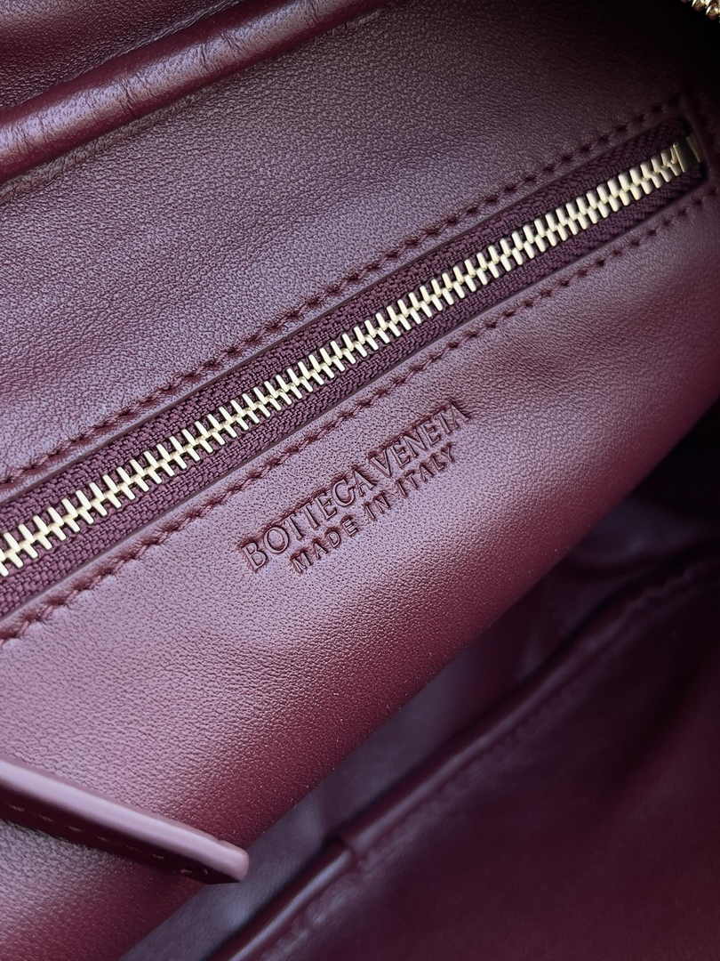 Bottega Veneta Small Getaway 776736 Calfskin Cherry
