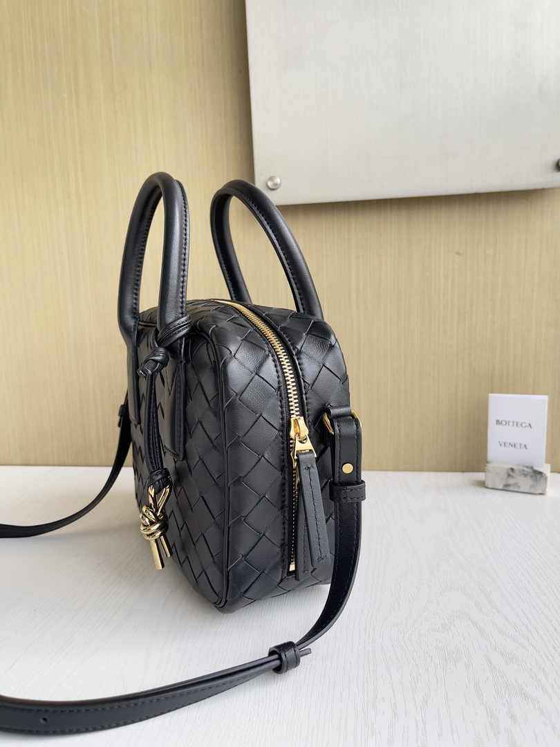 Bottega Veneta Small Getaway 776736 Calfskin Black