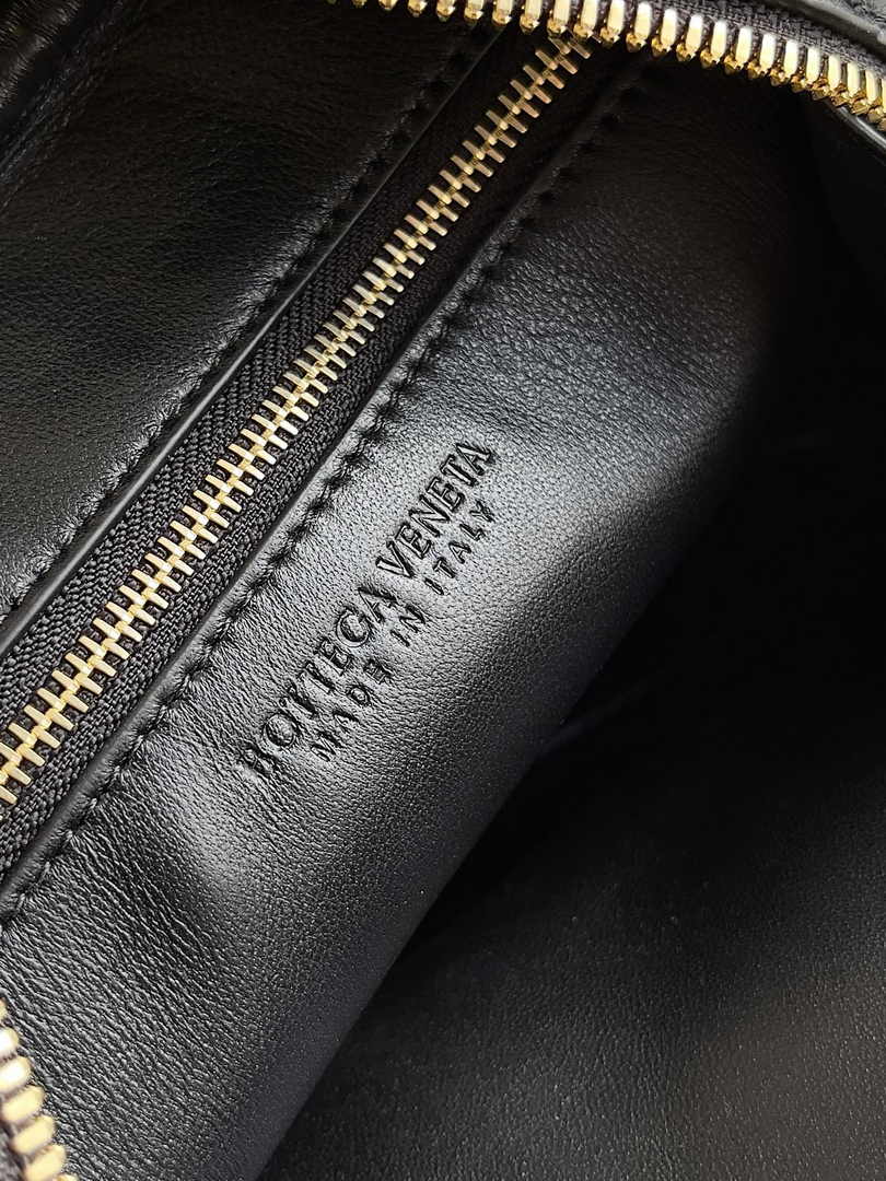 Bottega Veneta Small Getaway 776736 Calfskin Black