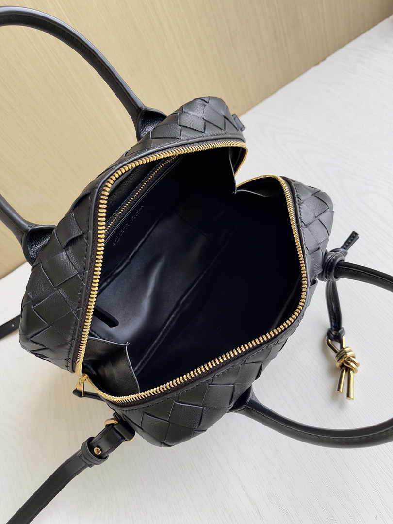 Bottega Veneta Small Getaway 776736 Calfskin Black