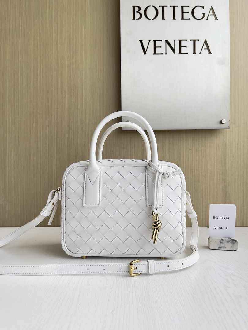 Bottega Veneta Small Getaway 776736 Calfskin White