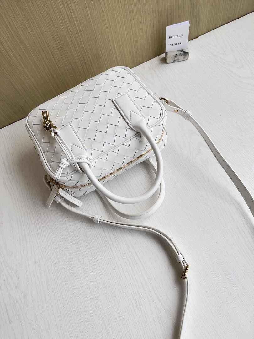 Bottega Veneta Small Getaway 776736 Calfskin White