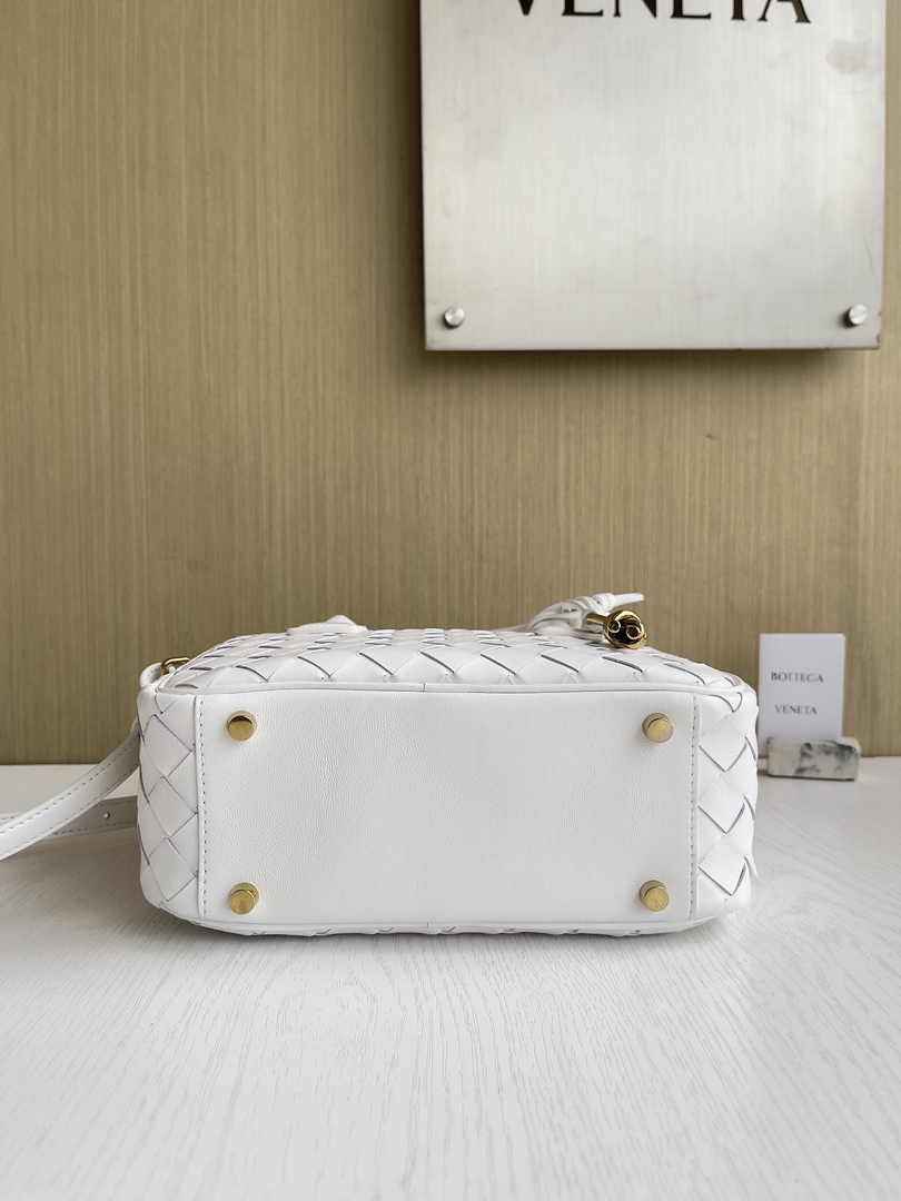 Bottega Veneta Small Getaway 776736 Calfskin White