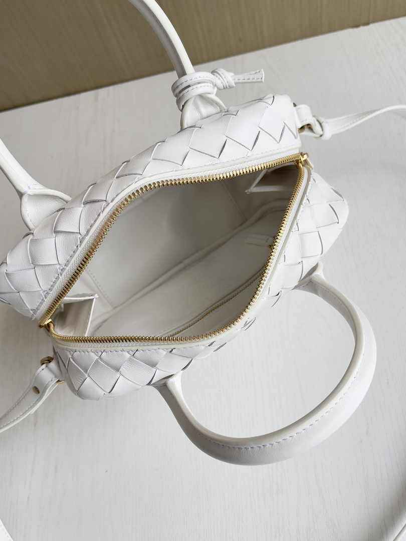 Bottega Veneta Small Getaway 776736 Calfskin White