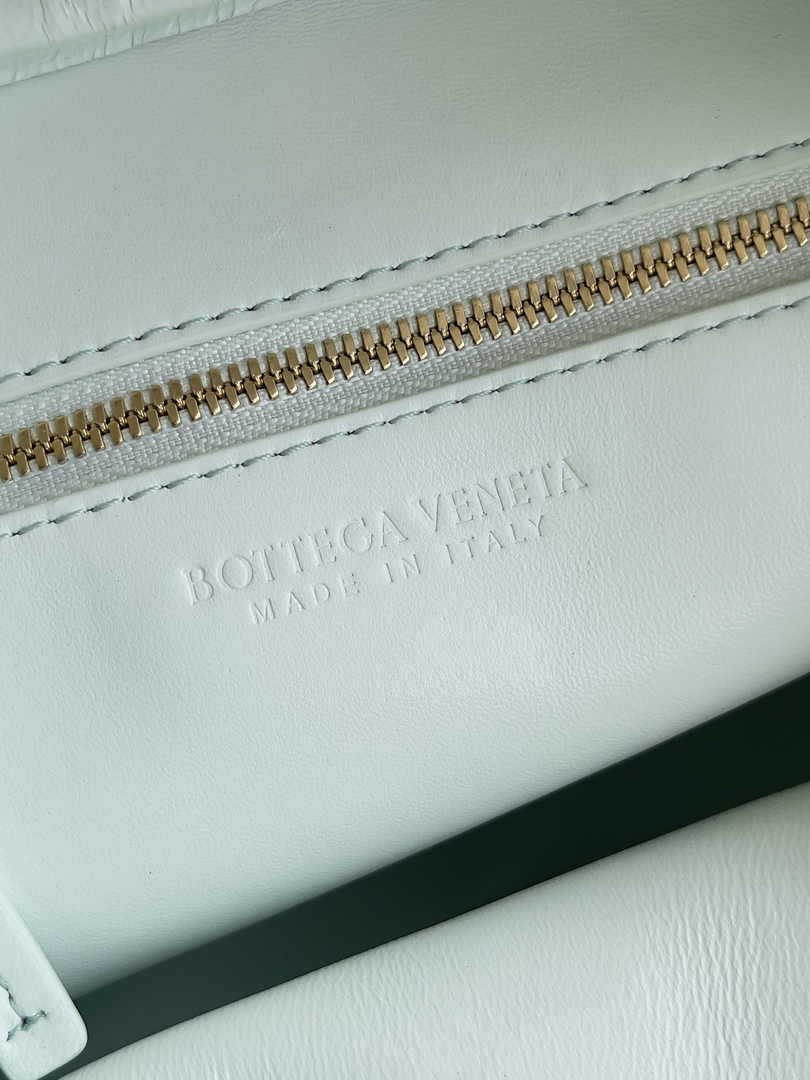 Bottega Veneta Small Getaway 776736 Calfskin Light Green