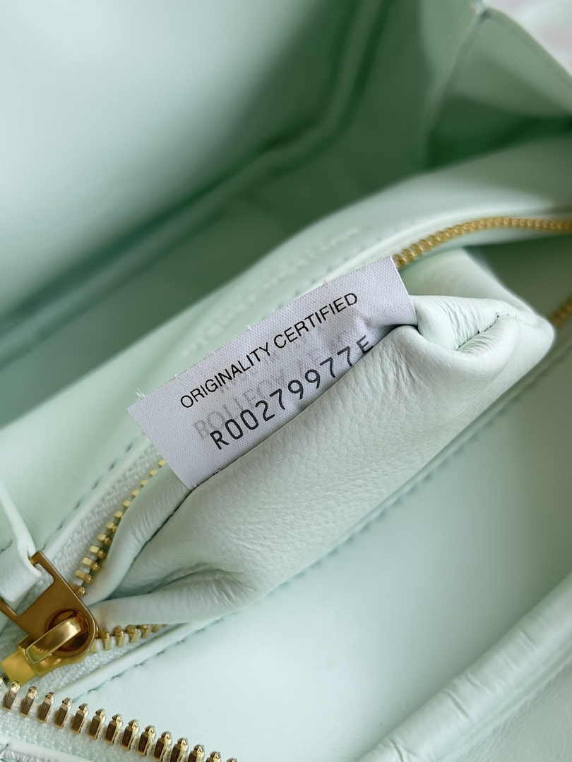 Bottega Veneta Small Getaway 776736 Calfskin Light Green
