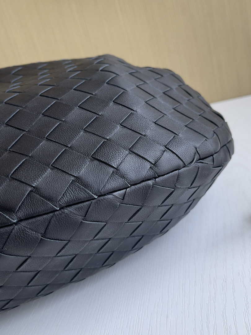 Bottega Veneta Small Jodie Bag 600261 Calfskin Black Zipper Gold