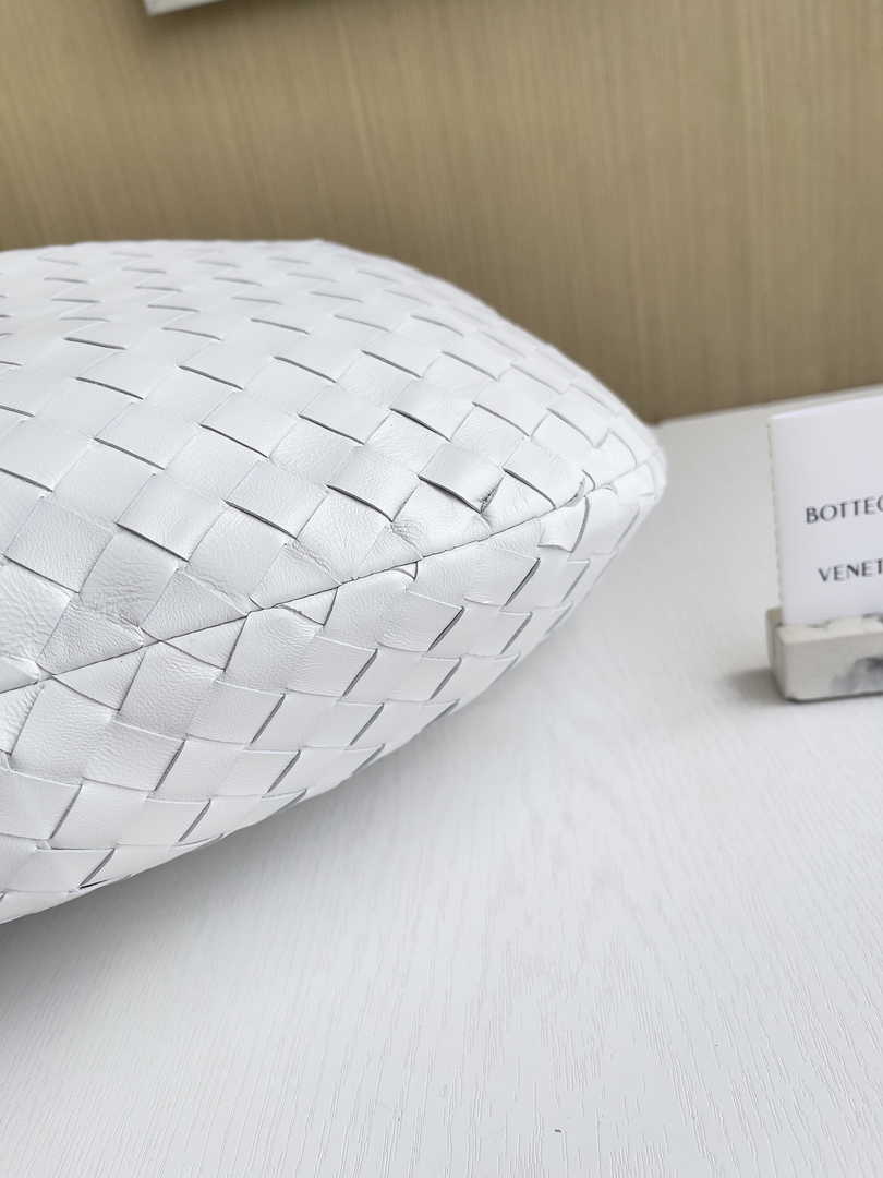 Bottega Veneta Small Jodie Bag 600261 Calfskin White