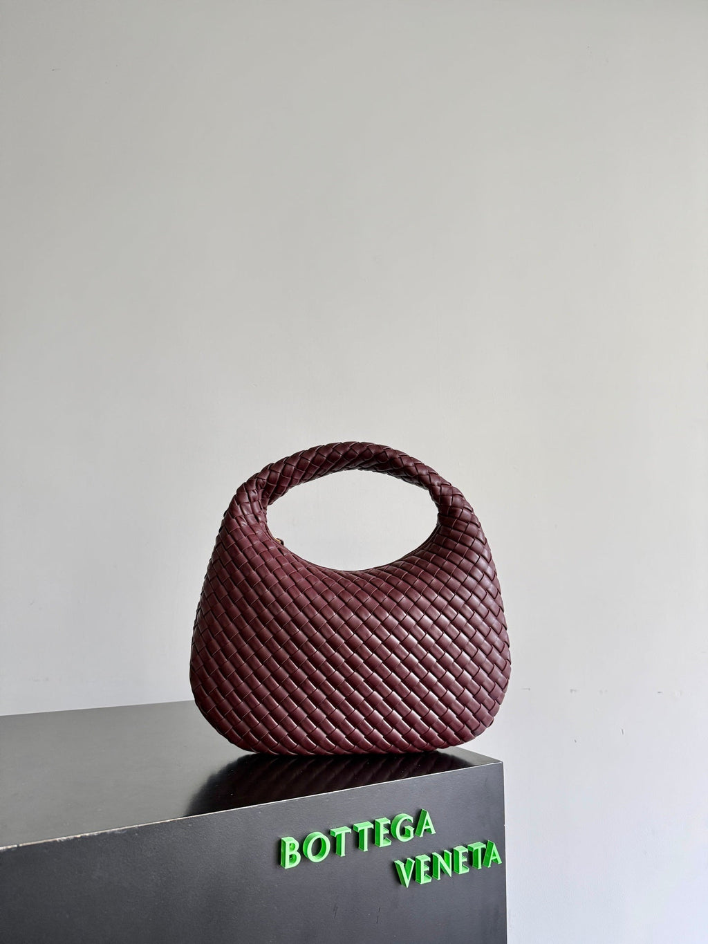 Bottega Veneta Small Veneta Bag 856736 in Wine Red
