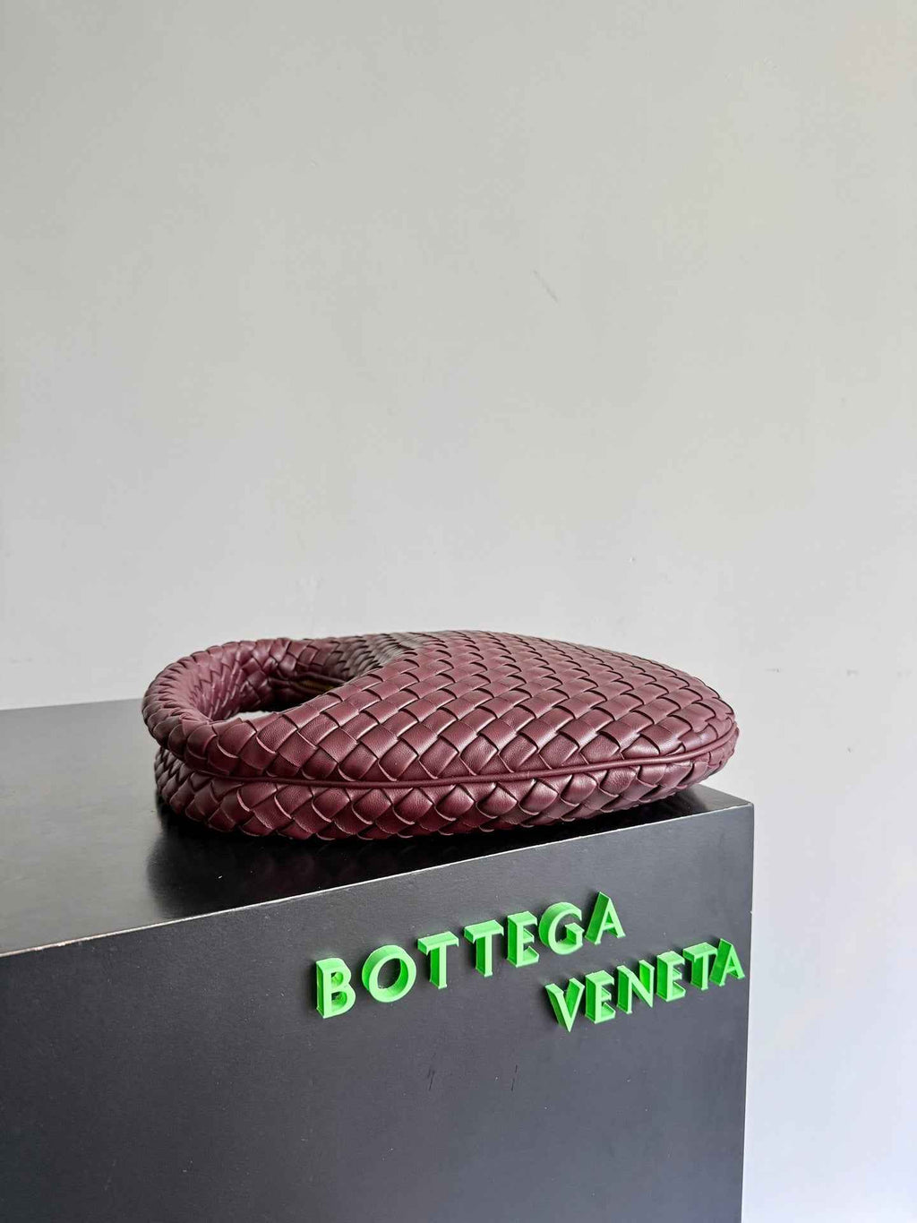 Bottega Veneta Small Veneta Bag 856736 in Wine Red