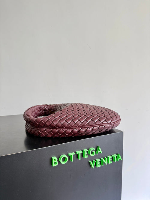 Bottega Veneta Small Veneta Bag 856736 in Wine Red