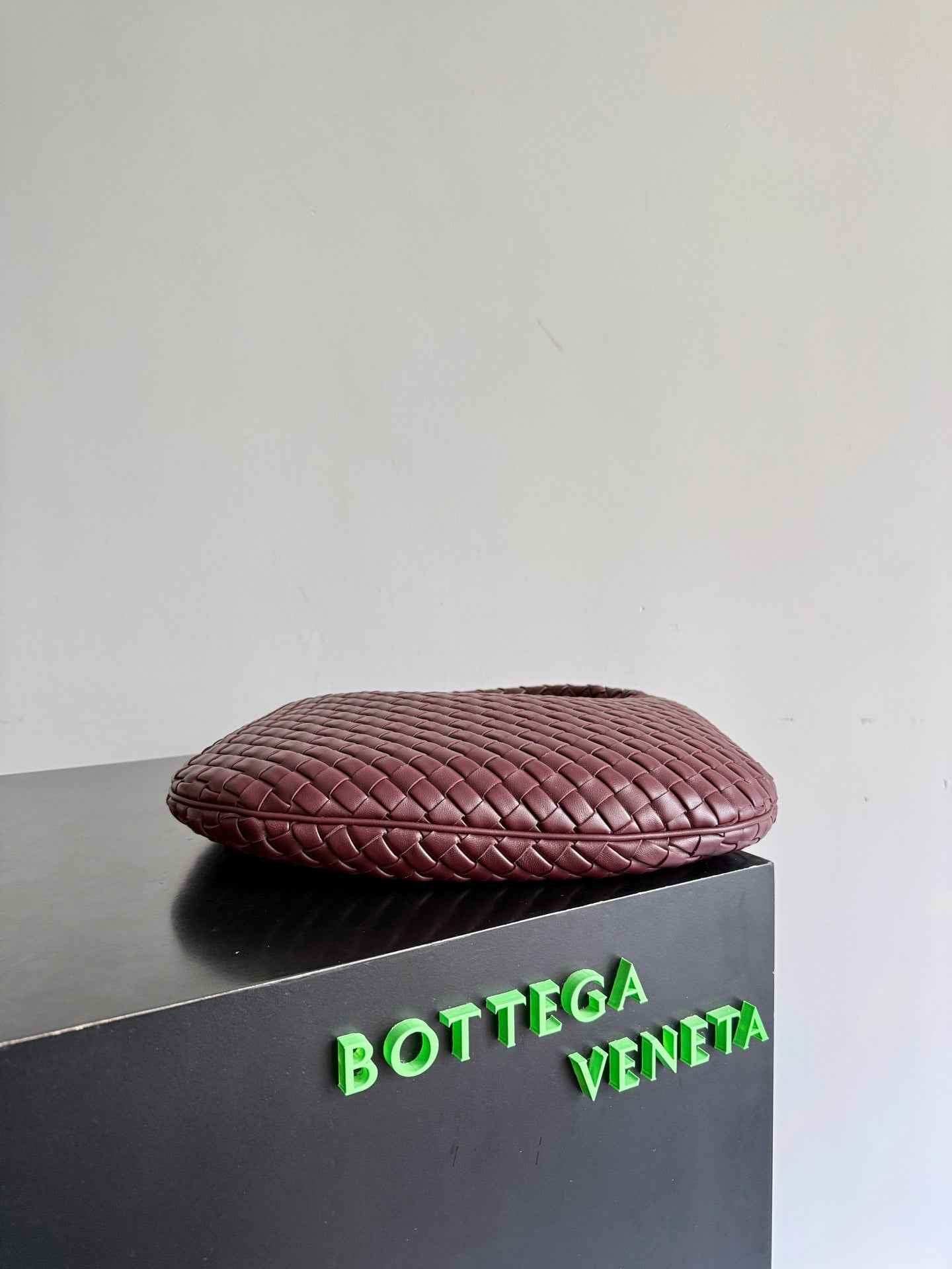 Bottega Veneta Small Veneta Bag 856736 in Wine Red