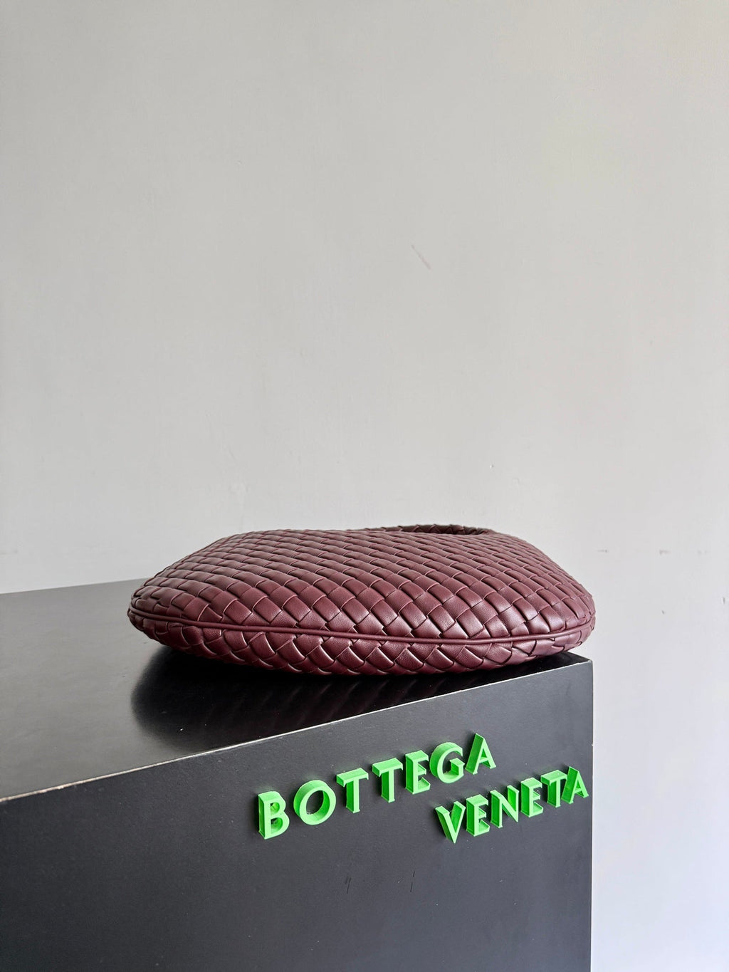 Bottega Veneta Small Veneta Bag 856736 in Wine Red