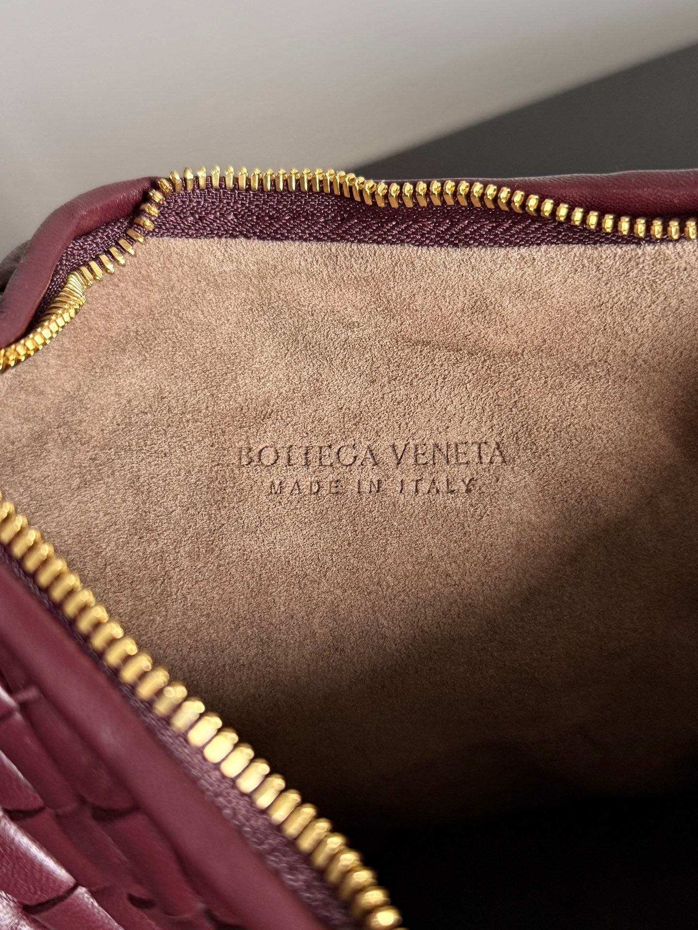 Bottega Veneta Small Veneta Bag 856736 in Wine Red