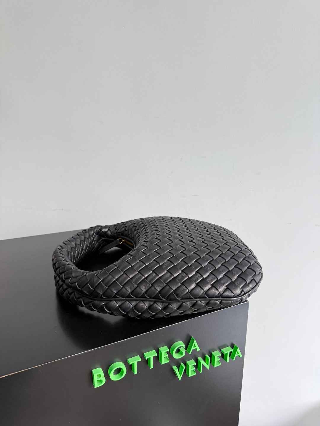 Bottega Veneta Small Veneta Bag 856736 in Black