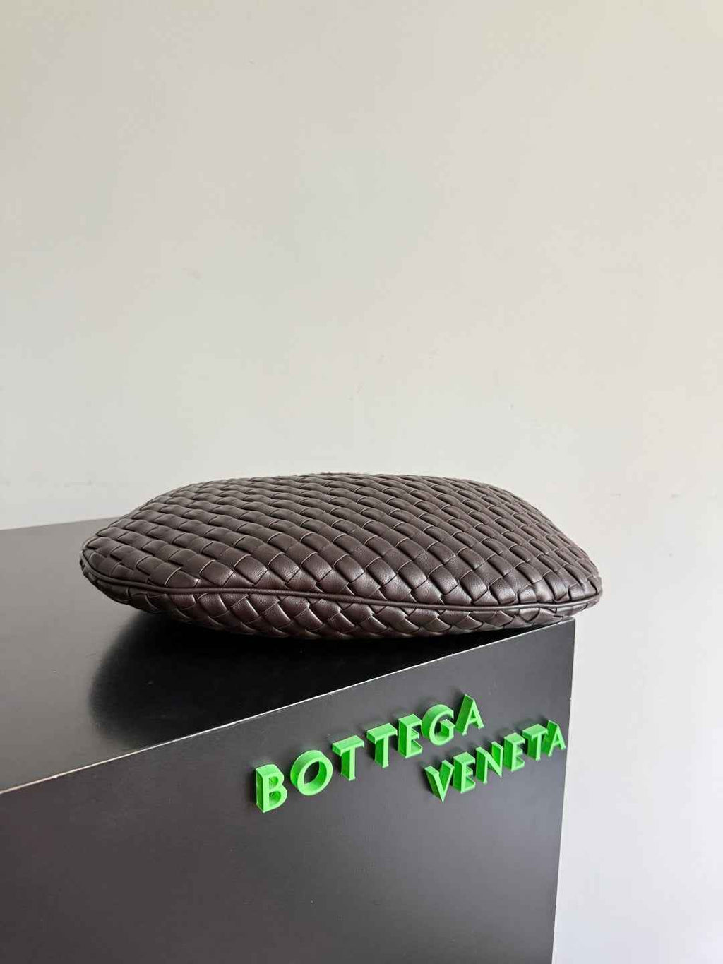 Bottega Veneta Small Veneta Bag 856736 in Coffee