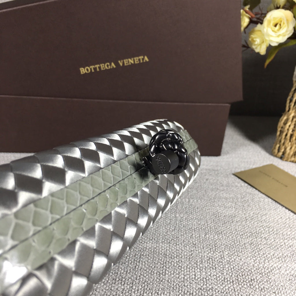 Bottega Veneta Stretch Box Knot 754783 Silver