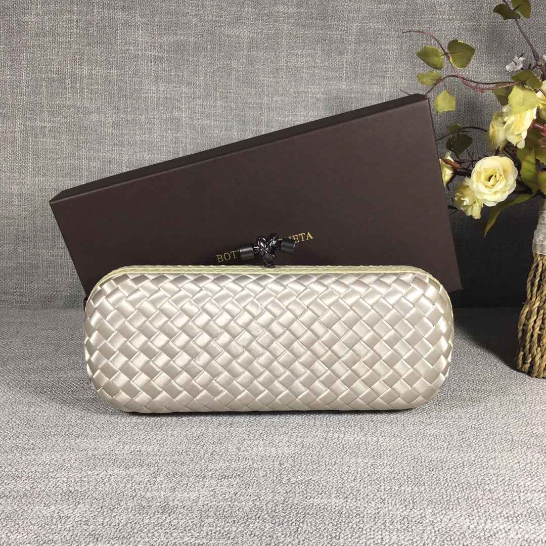 Bottega Veneta Stretch Box Knot 754783 Beige