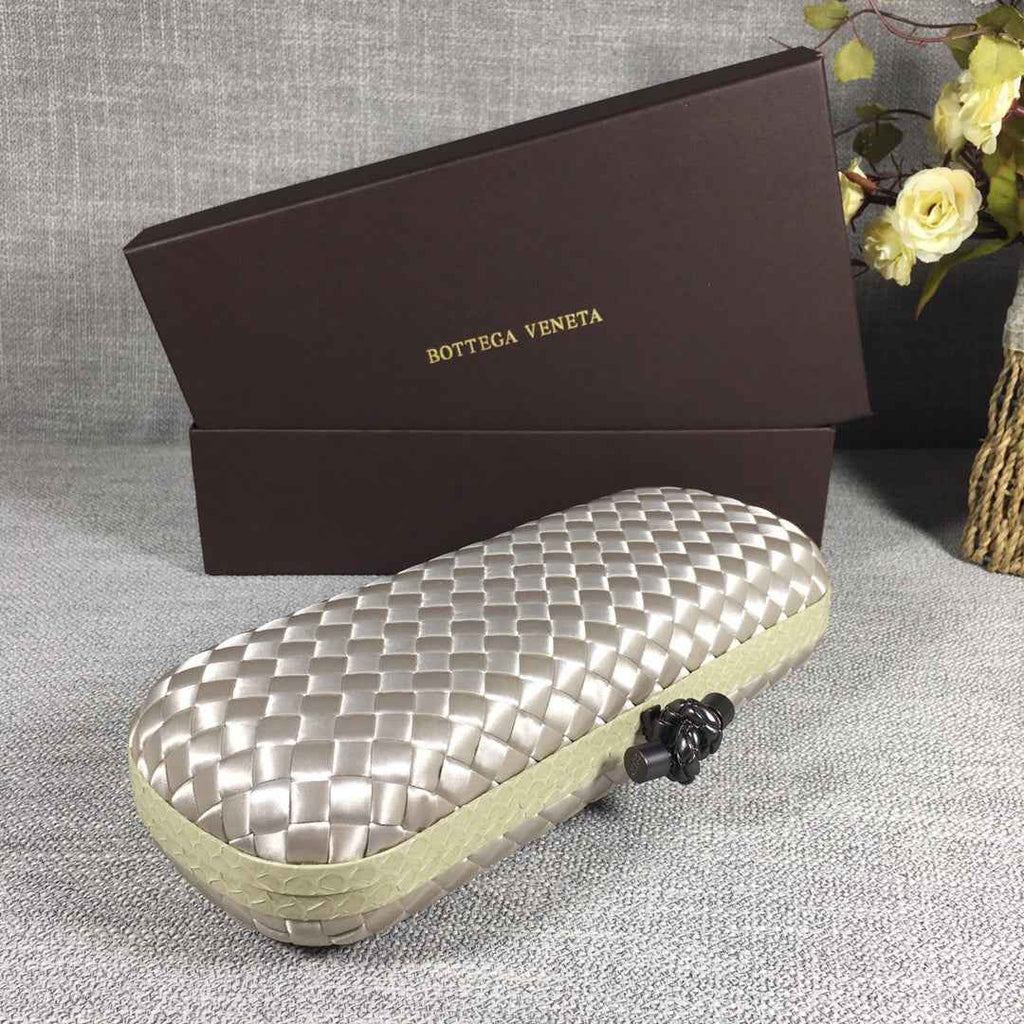 Bottega Veneta Stretch Box Knot 754783 Beige